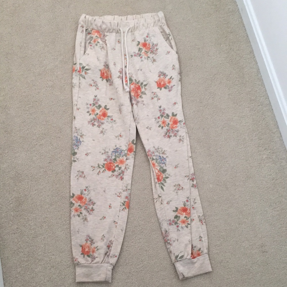 2 piece bundle! Vintage Floral Print Jogger & Long Sleeve Set, Size Small